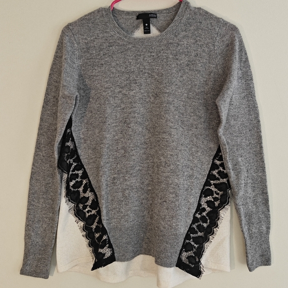 AQUA Sz Small 100% Cashmere Gray White Sweater Black Lace Soft Cozy Long‎ Sleeve - Picture 4 of 6